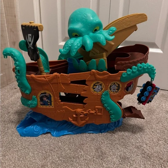 {Thomas the train} toy bundle - Picture 2 of 16